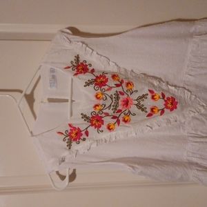 White sleeveless fashion top